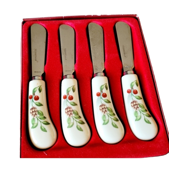 Lenox Other - Lenox Boxwood & Pine Set of 4 Spreaders in Box Christmas Pattern